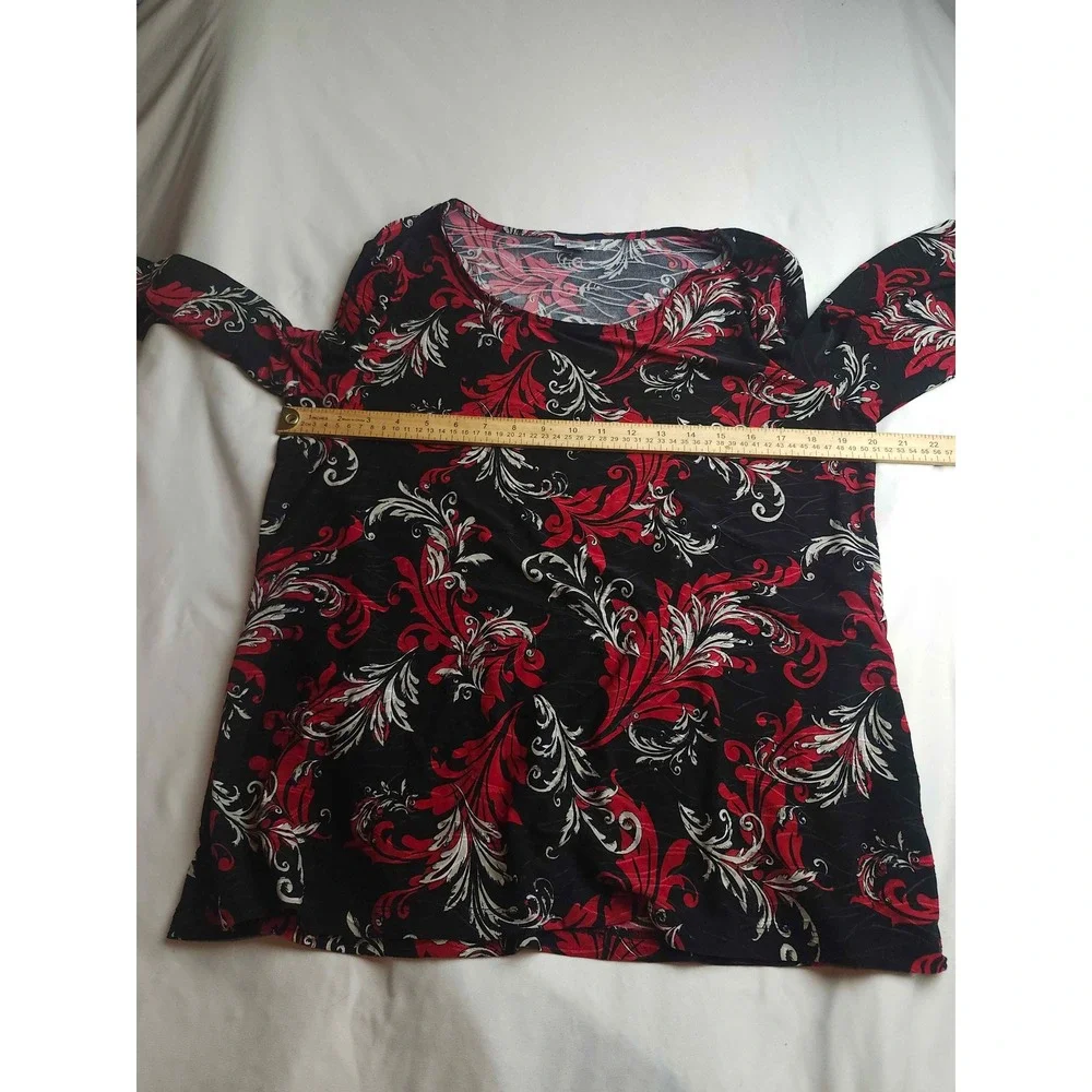 Croft & Barrow Womens Large Red Black Scroll Floral Scoop Neck Long Sleeve Top